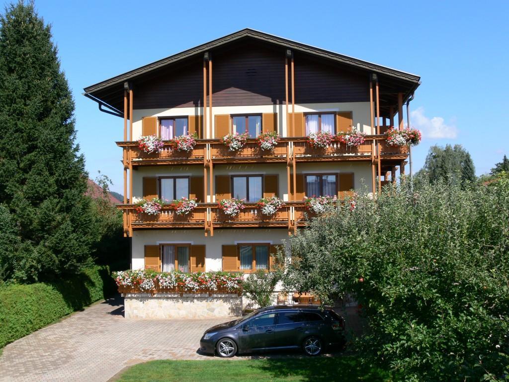 Gaestehaus Sapetschnig Faak am See Exterior photo