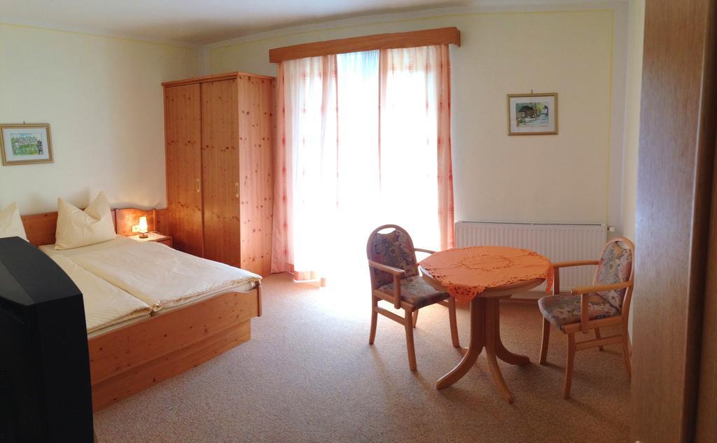 Gaestehaus Sapetschnig Faak am See Room photo