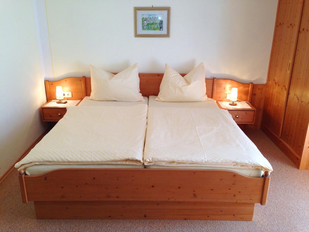 Gaestehaus Sapetschnig Faak am See Room photo